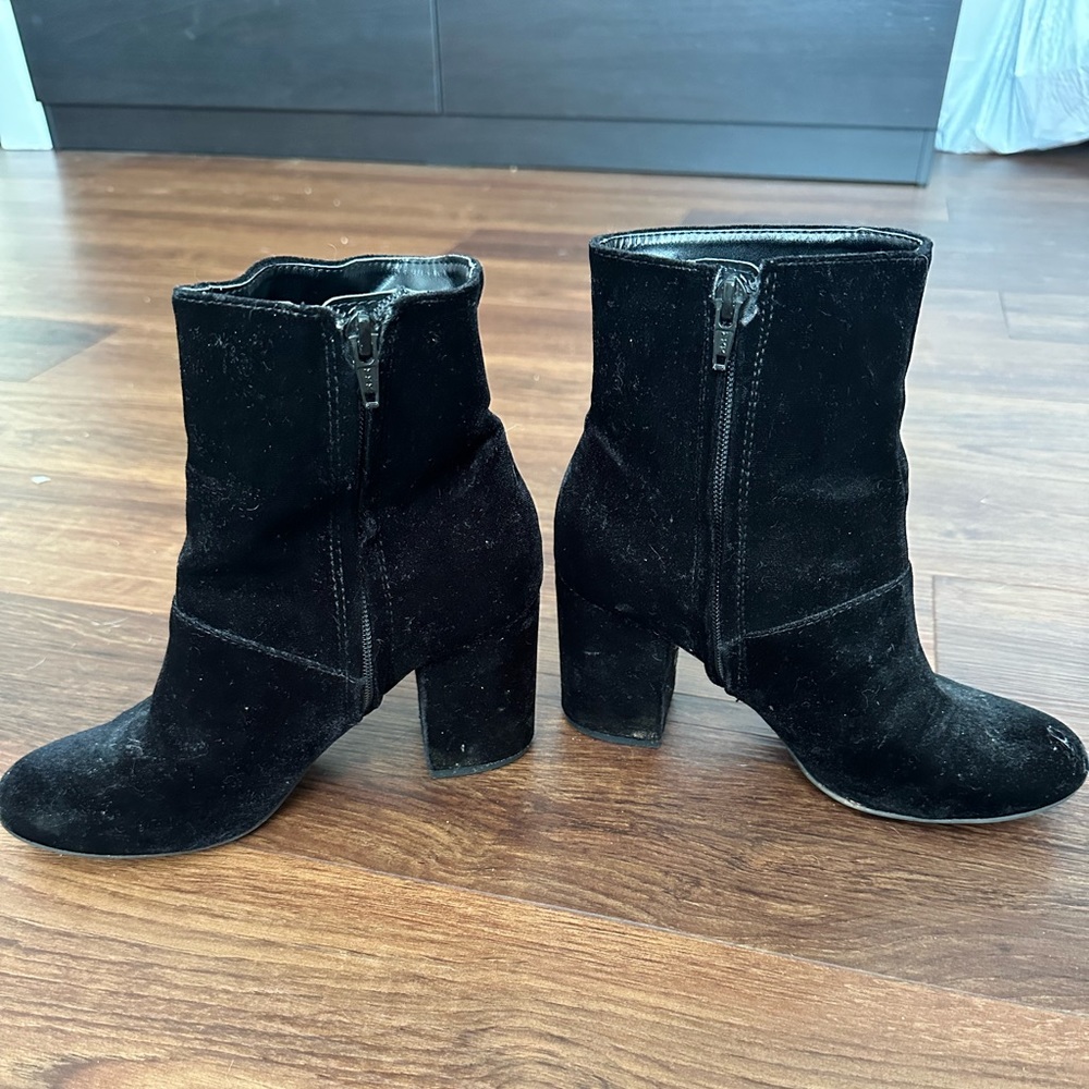 Velvet booties